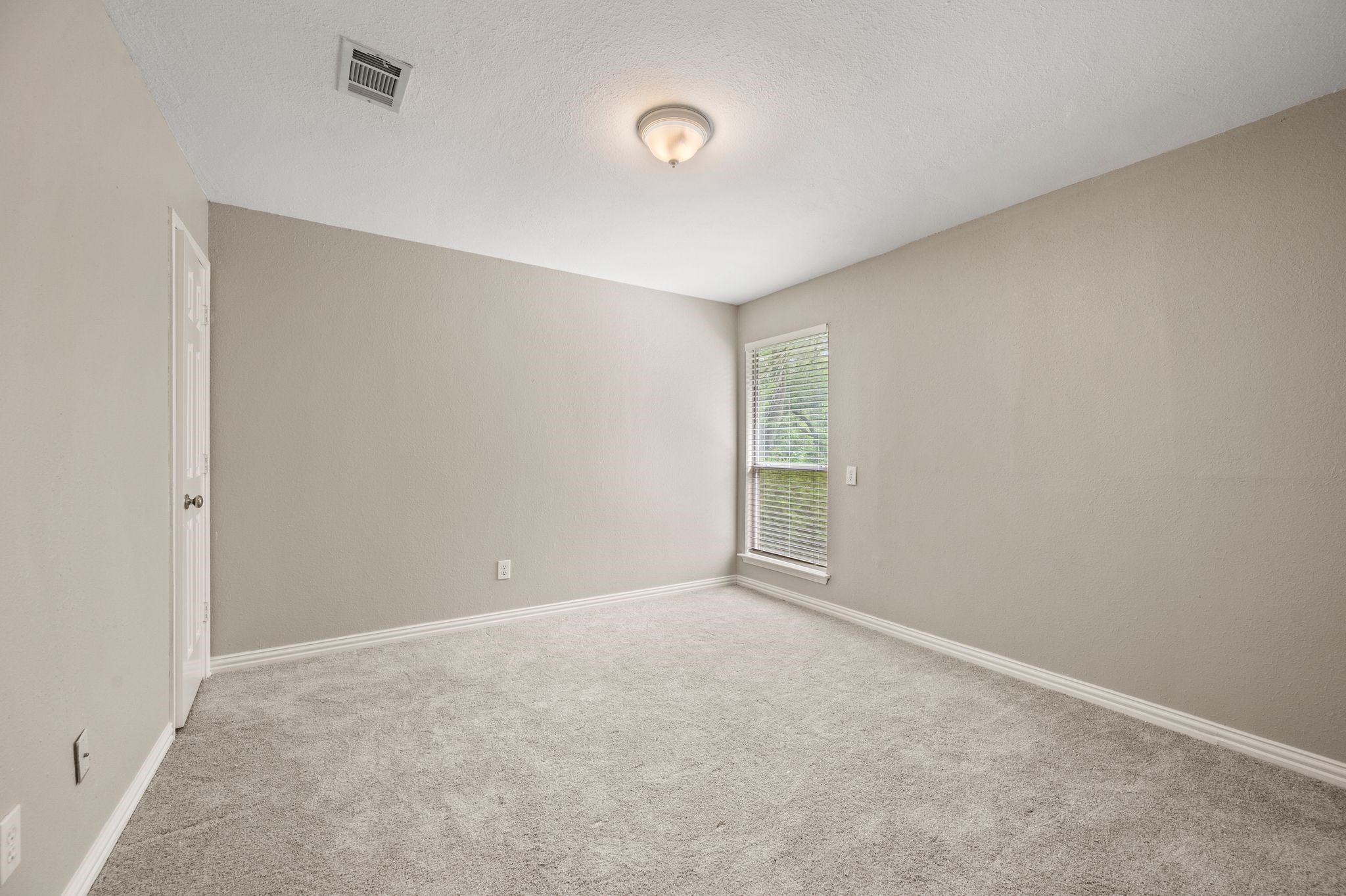2704 Ridgemere Drive