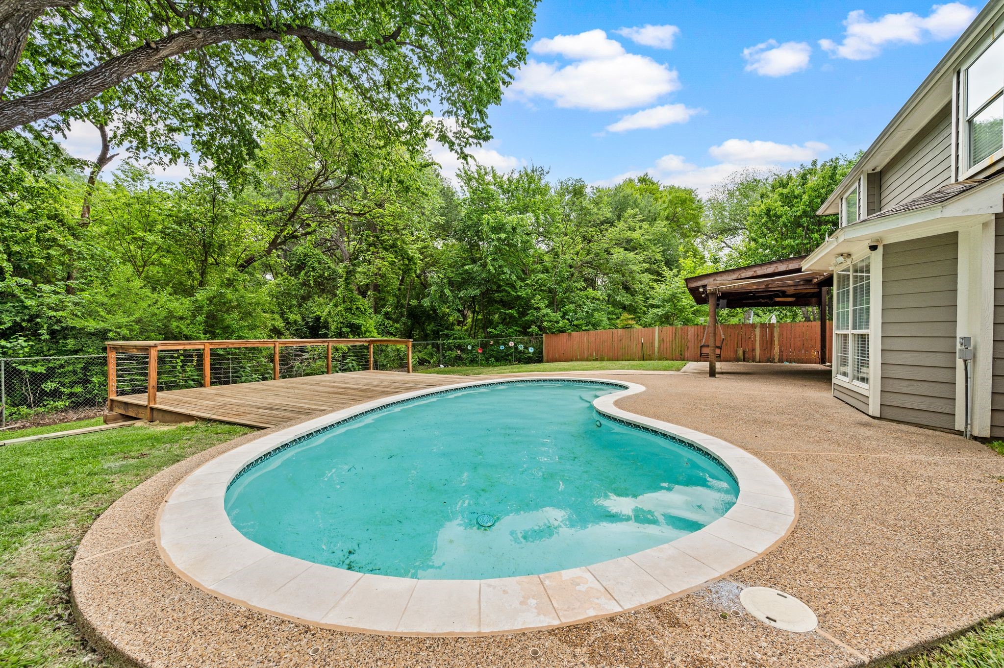 2704 Ridgemere Drive