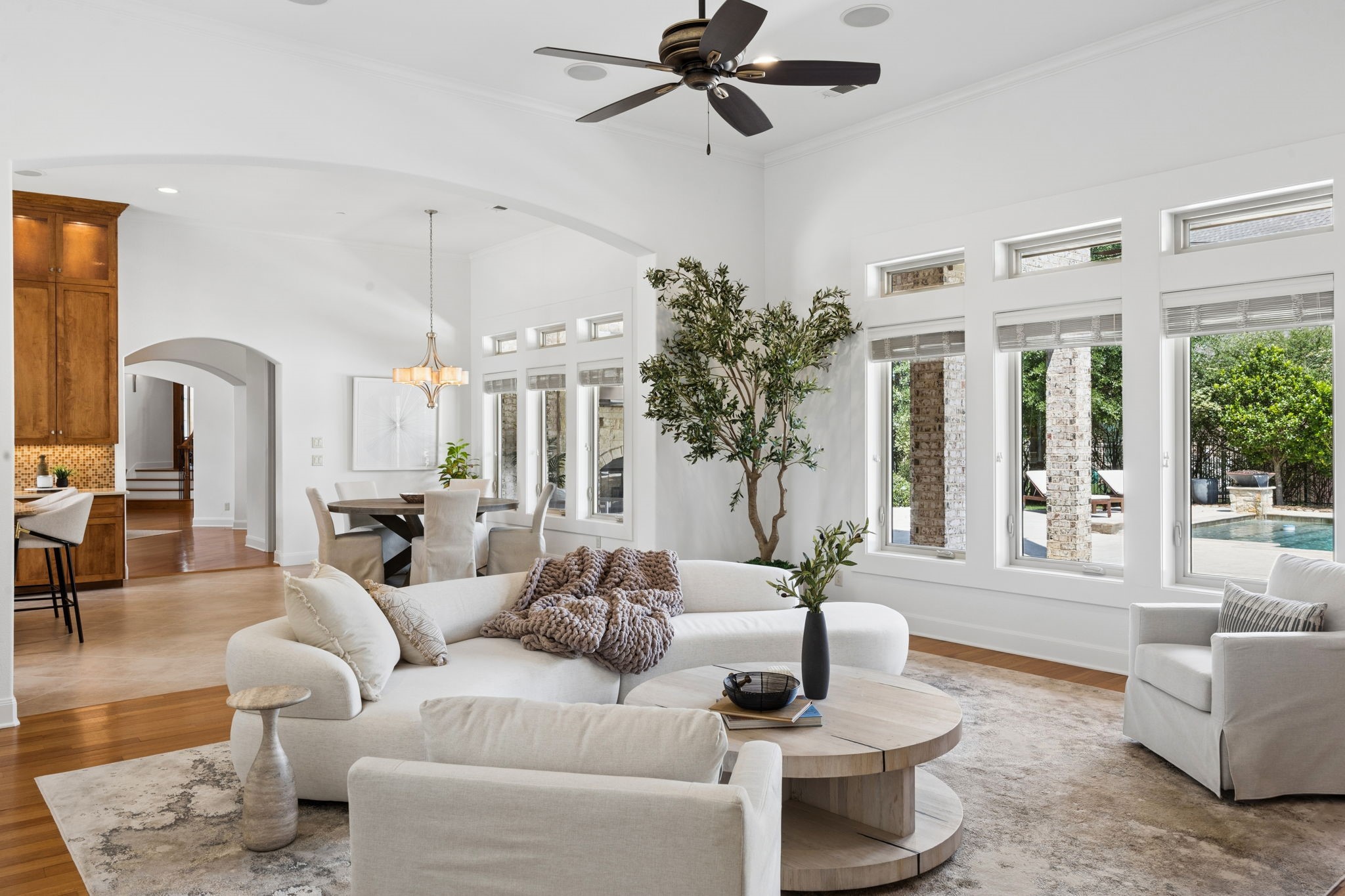 1701 Live Oak Lane