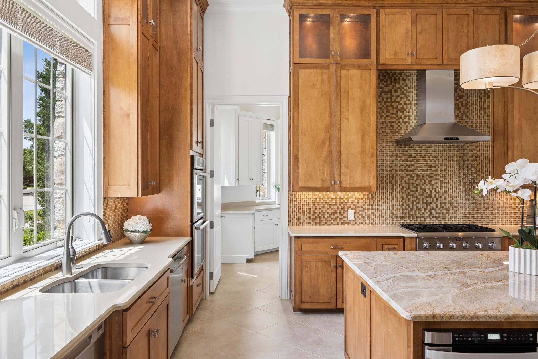 1701 Live Oak Lane
