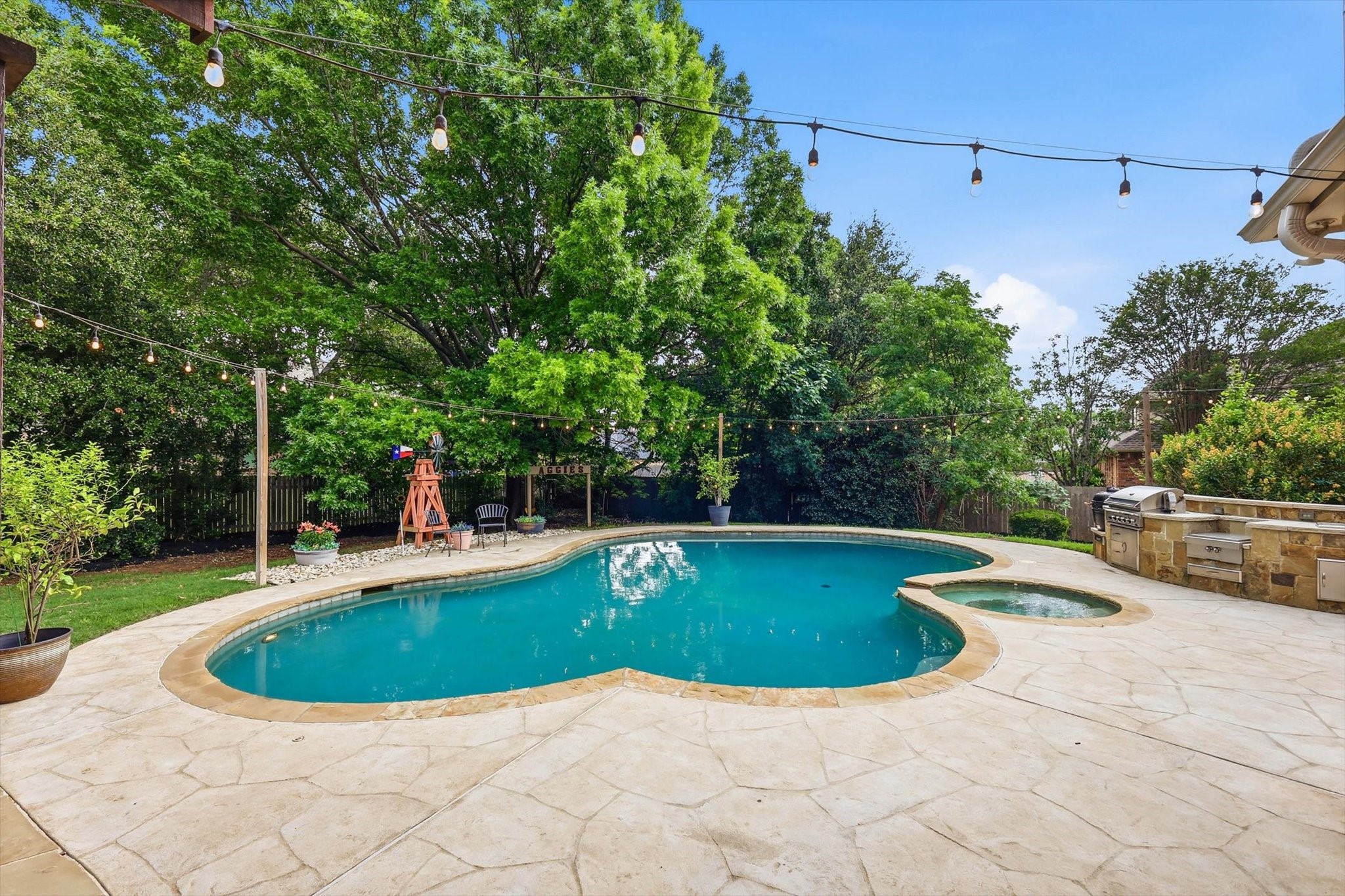 909 Chimney Hill Trail