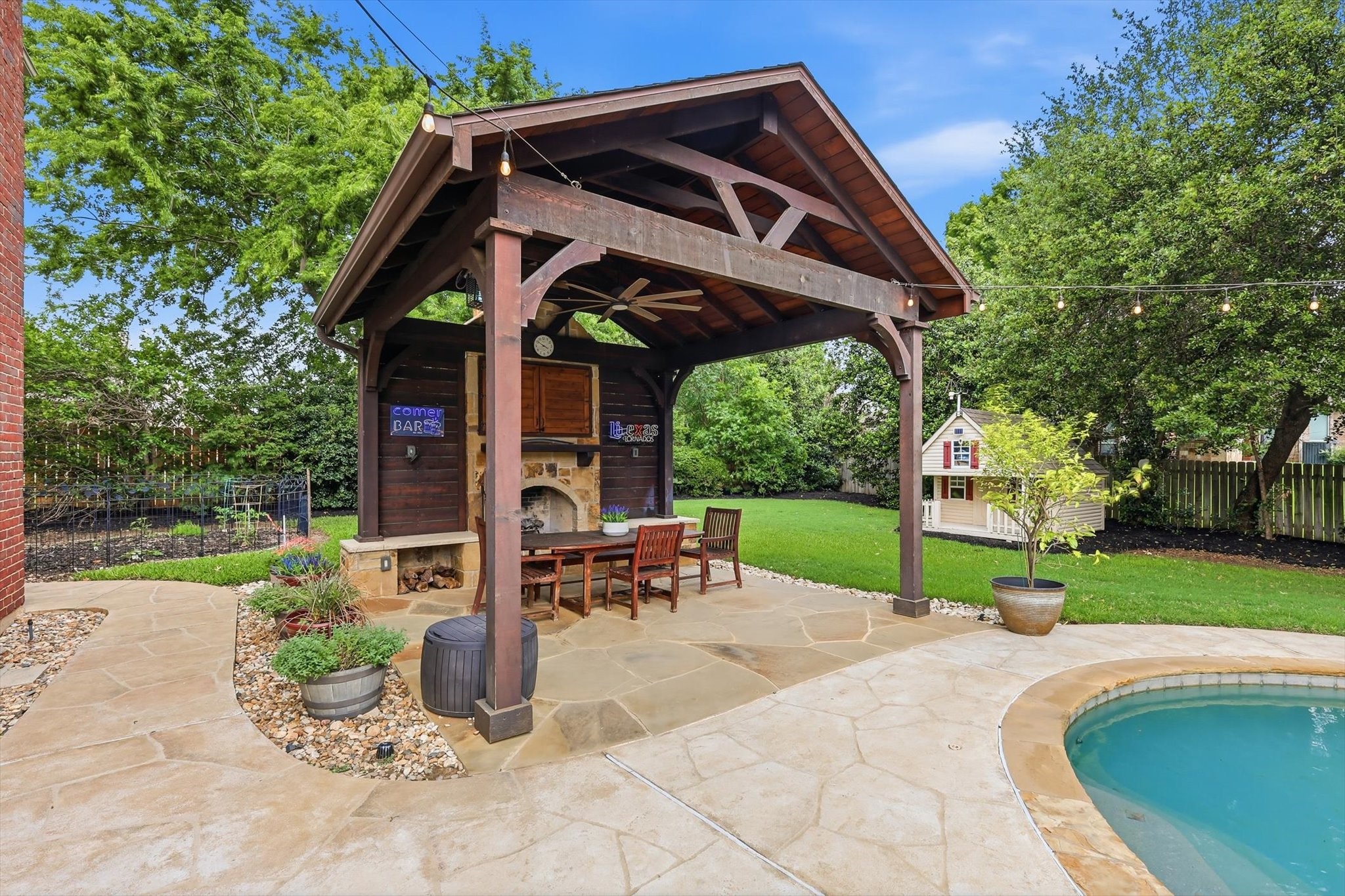 909 Chimney Hill Trail