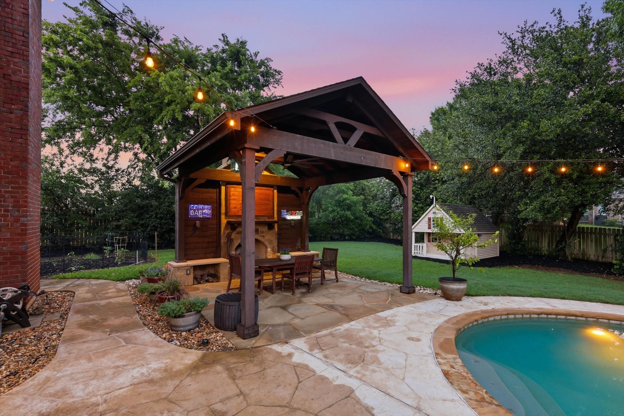 909 Chimney Hill Trail