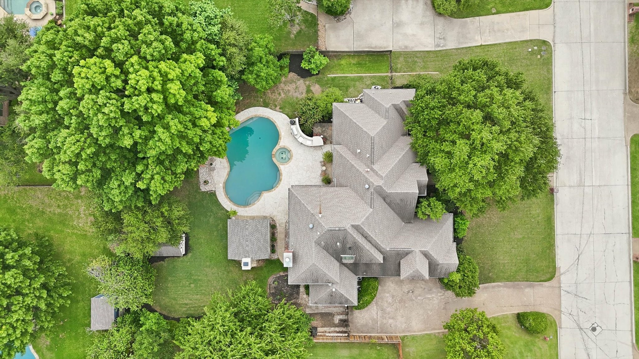 909 Chimney Hill Trail