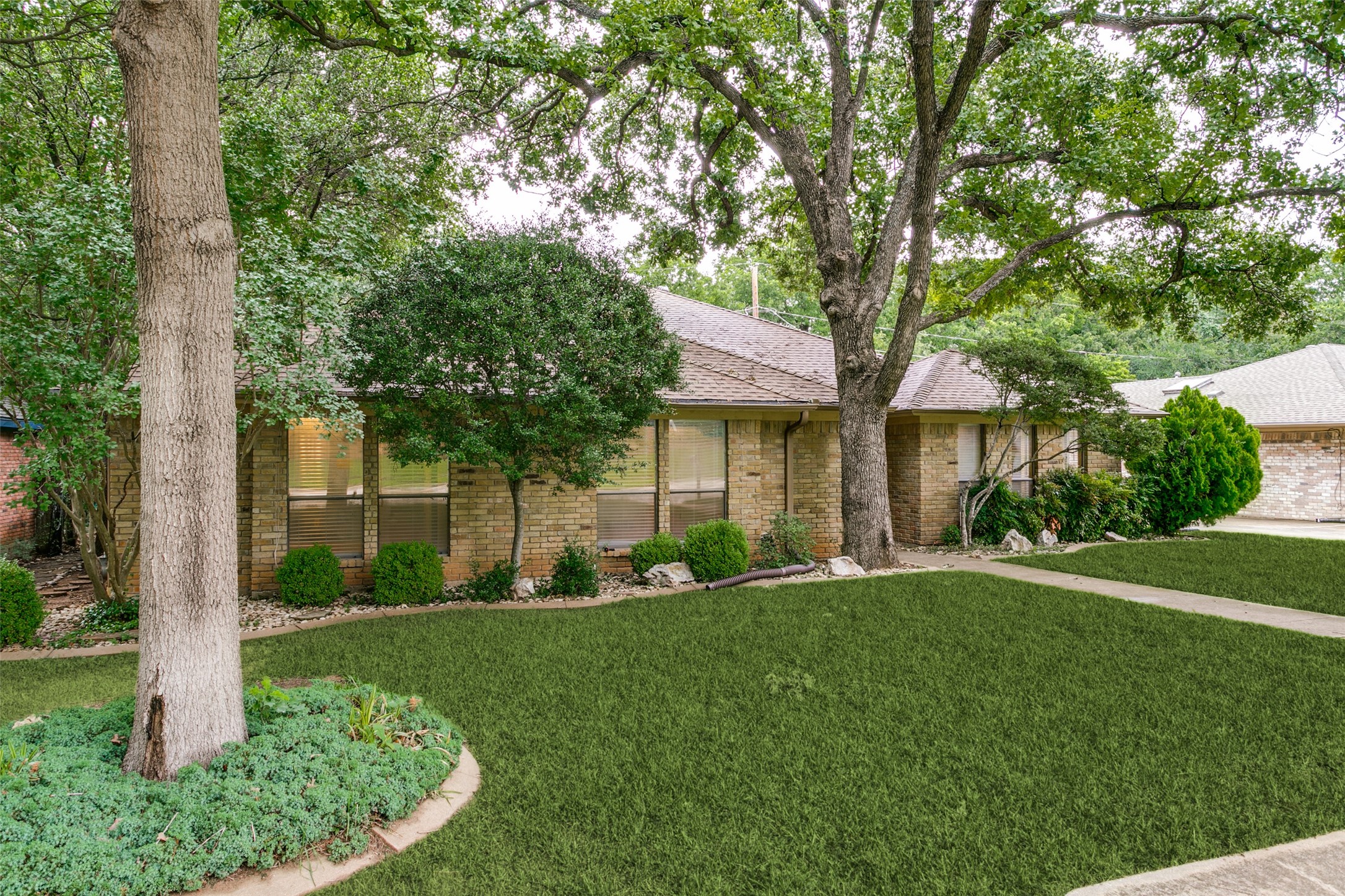 2818 N Creekwood Drive