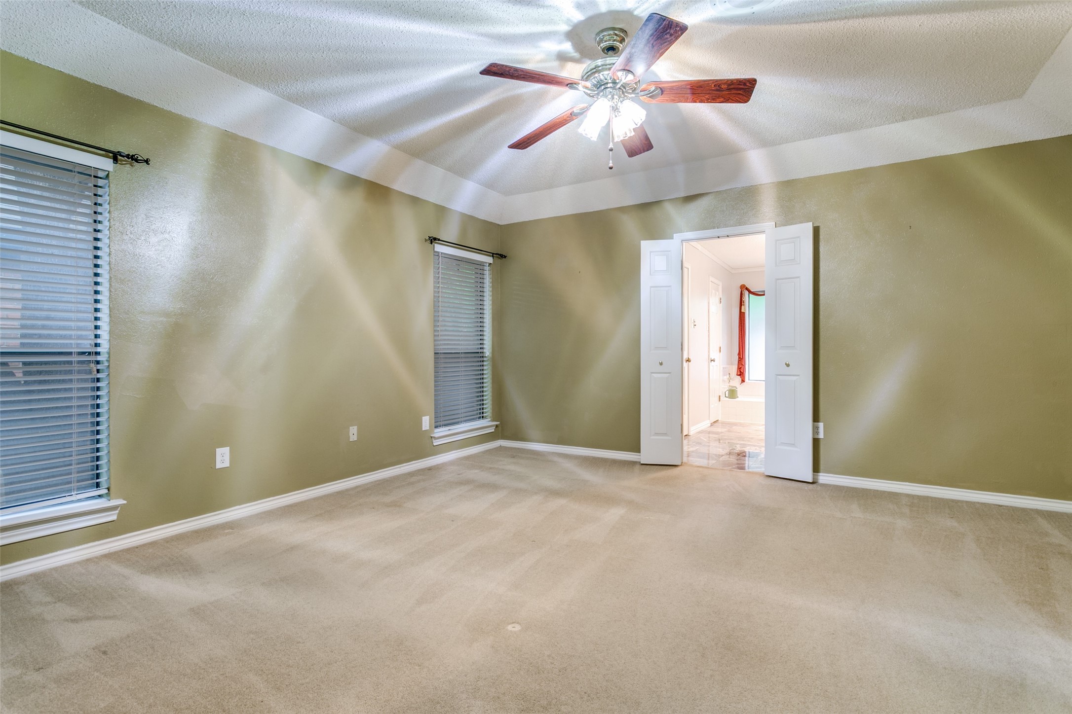 2818 N Creekwood Drive
