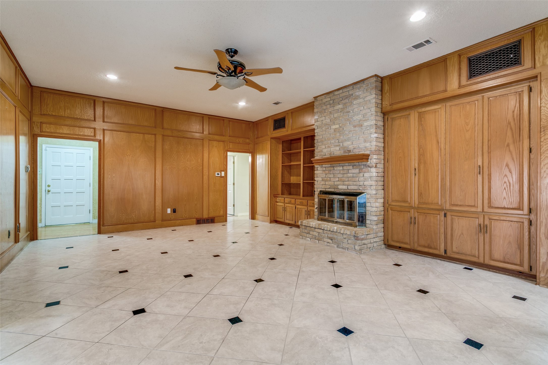 2818 N Creekwood Drive