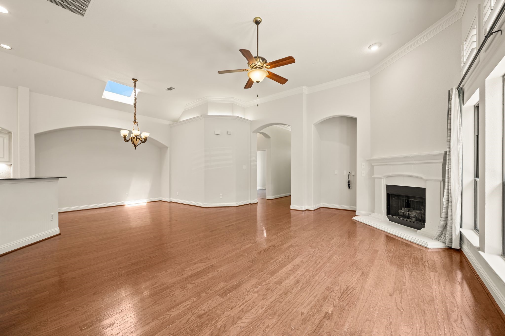 6109 Lake Way