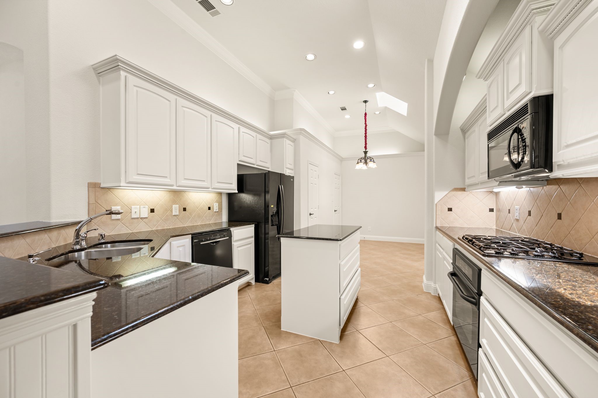 6109 Lake Way