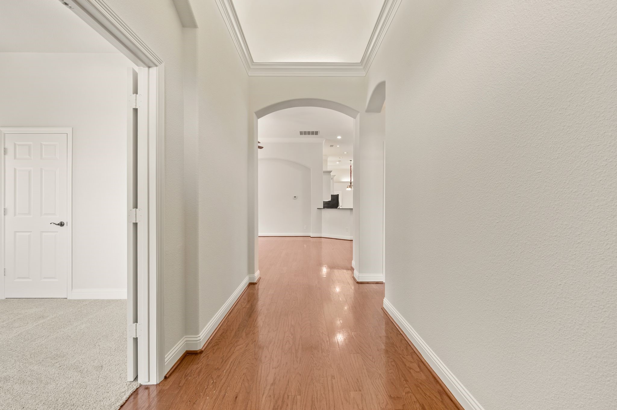 6109 Lake Way