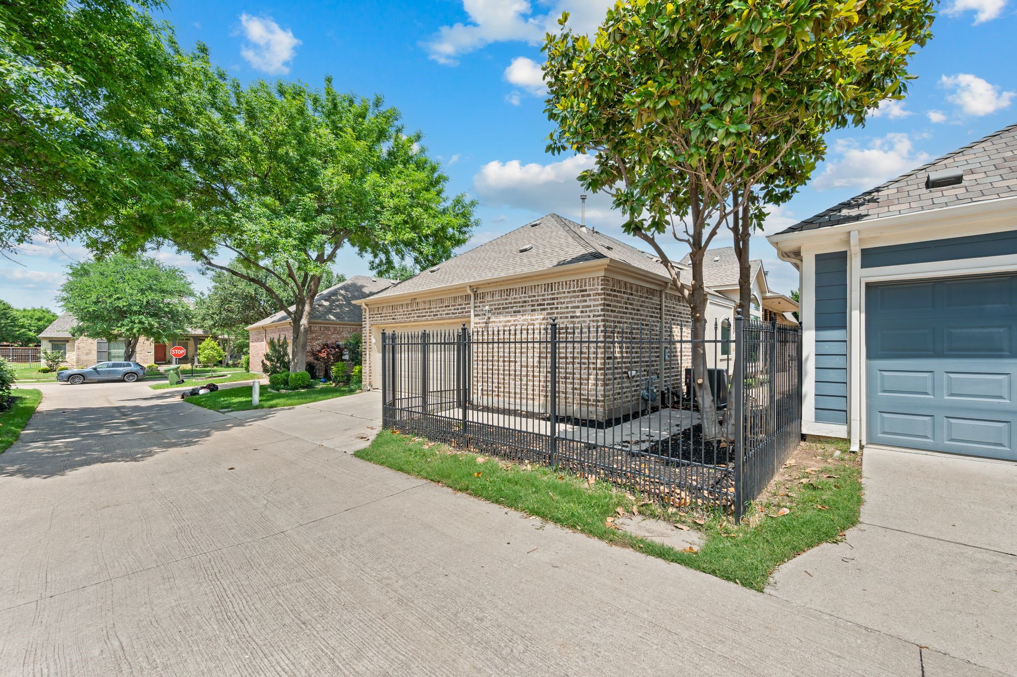 6109 Lake Way