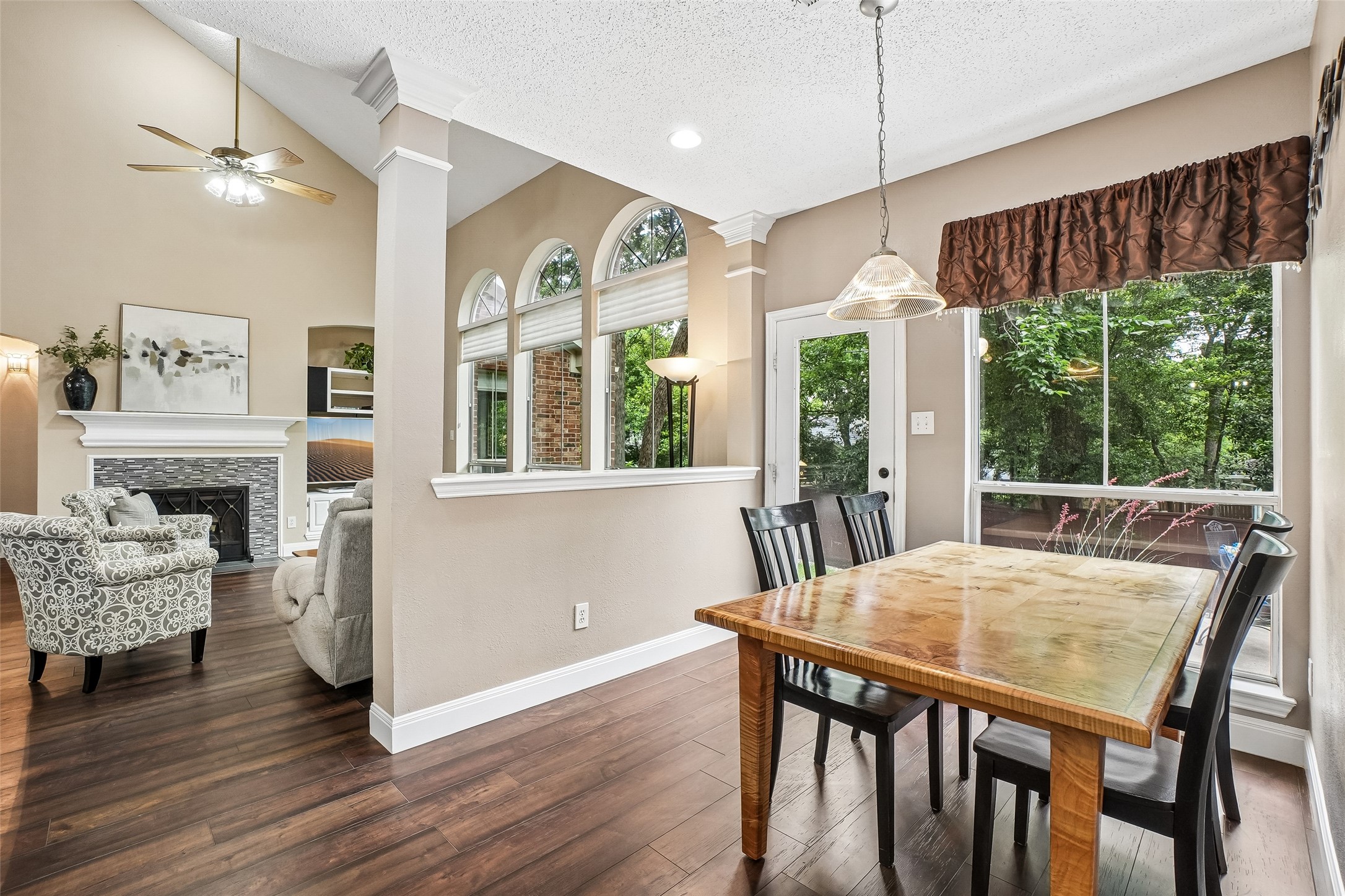 2809 Stonehurst Drive