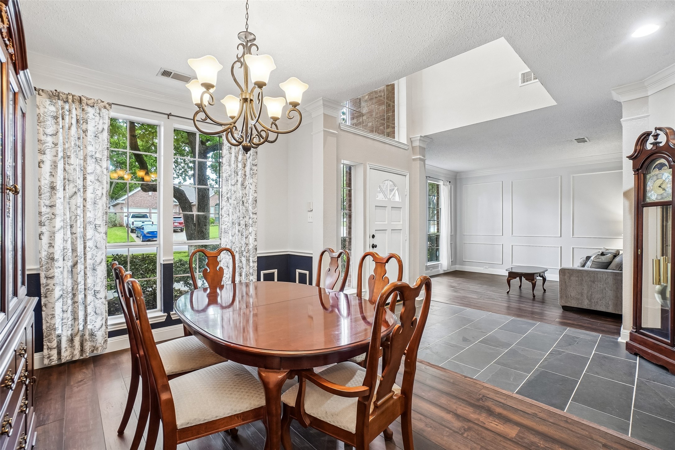 2809 Stonehurst Drive