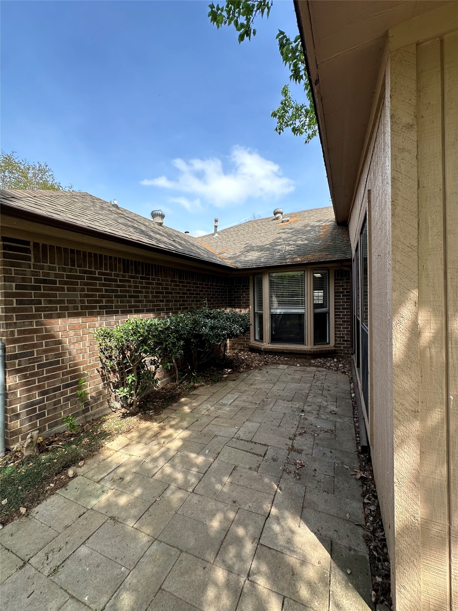 228 S Pearson Lane