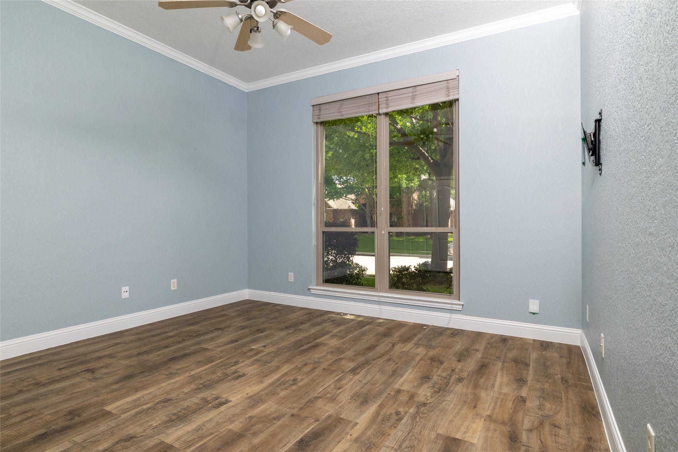 8105 Thornwood Drive