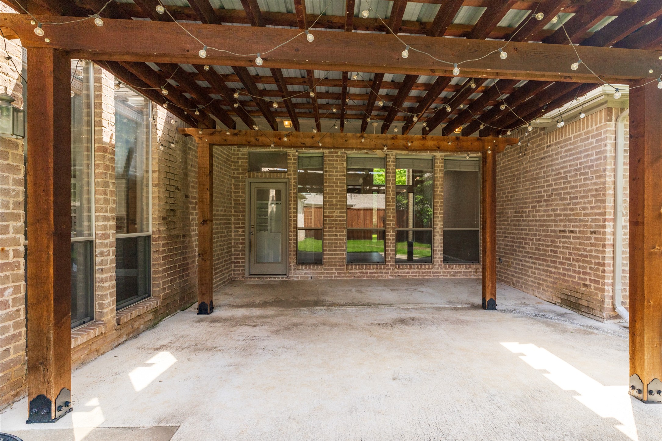 8105 Thornwood Drive