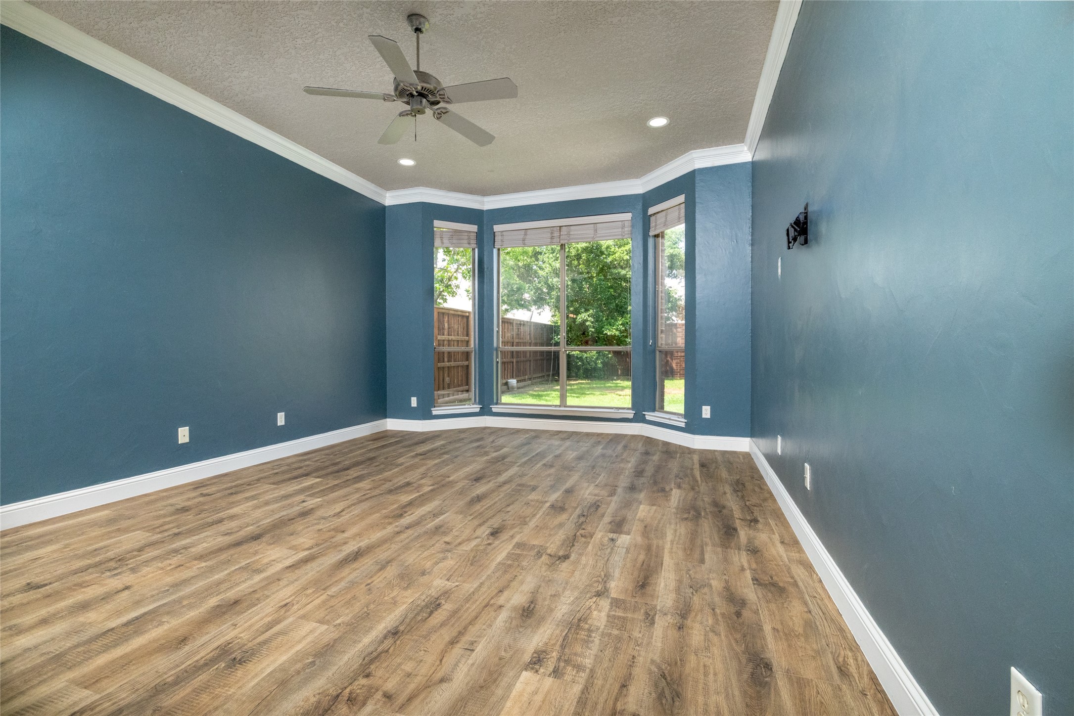 8105 Thornwood Drive