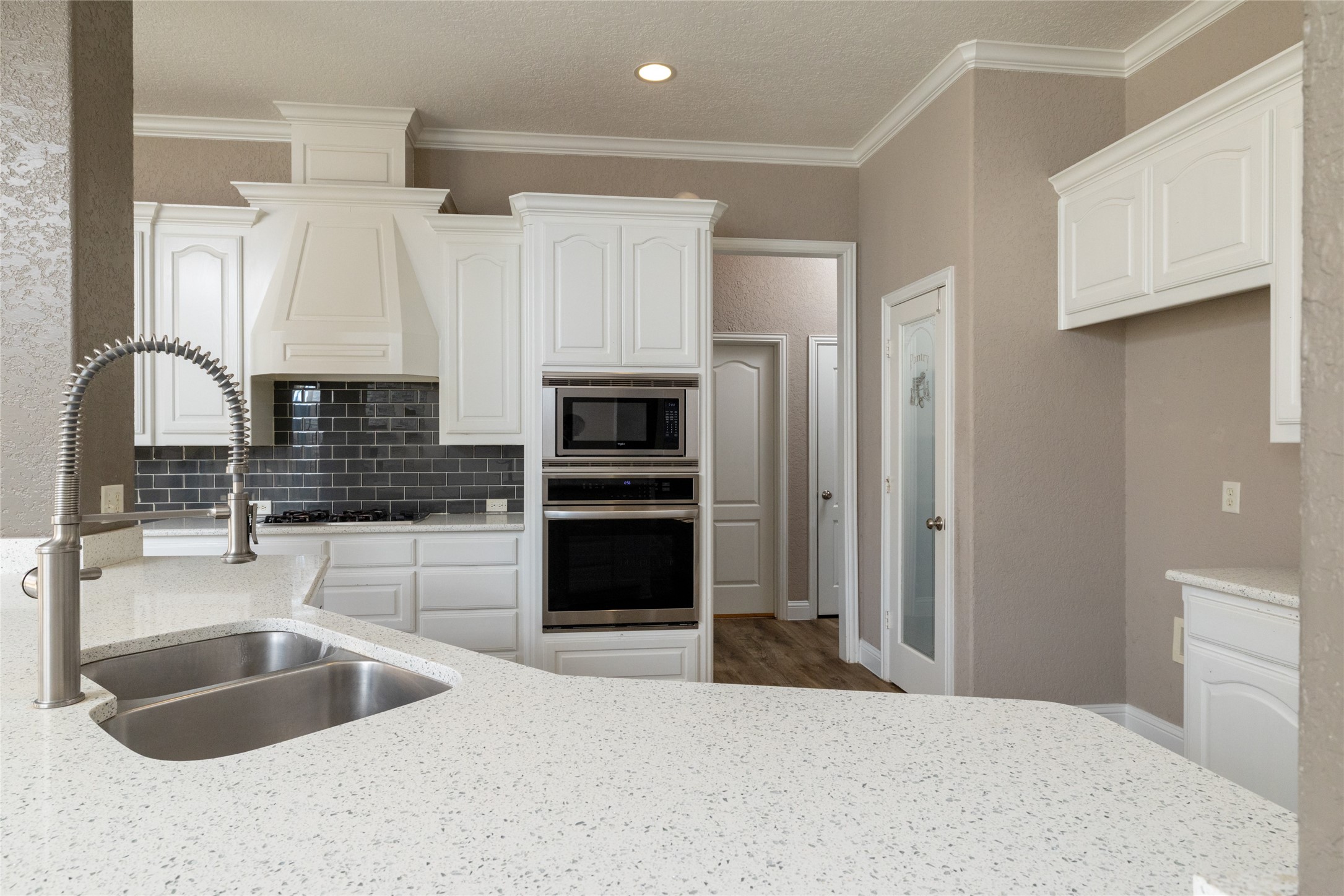 8105 Thornwood Drive