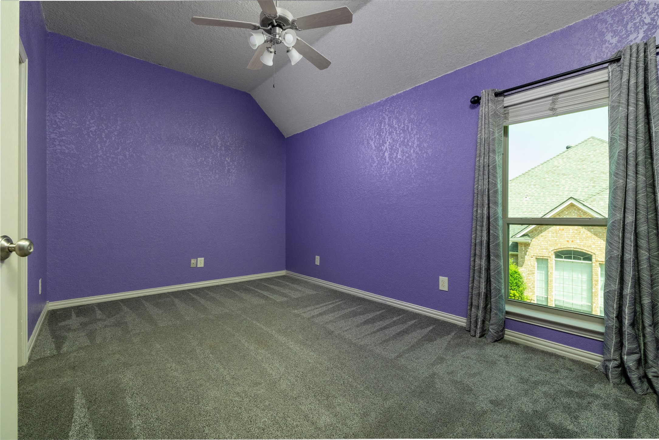 8105 Thornwood Drive