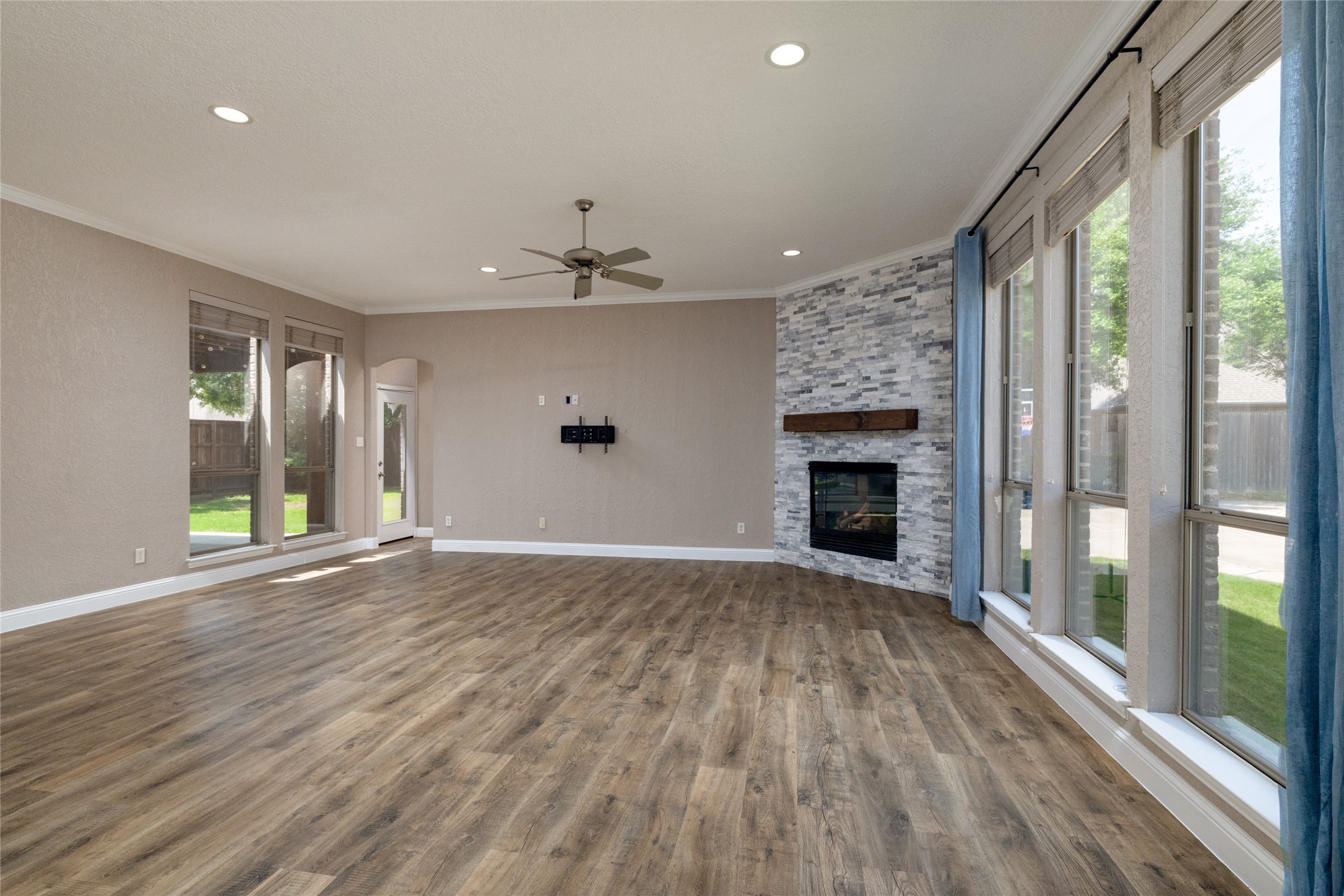 8105 Thornwood Drive
