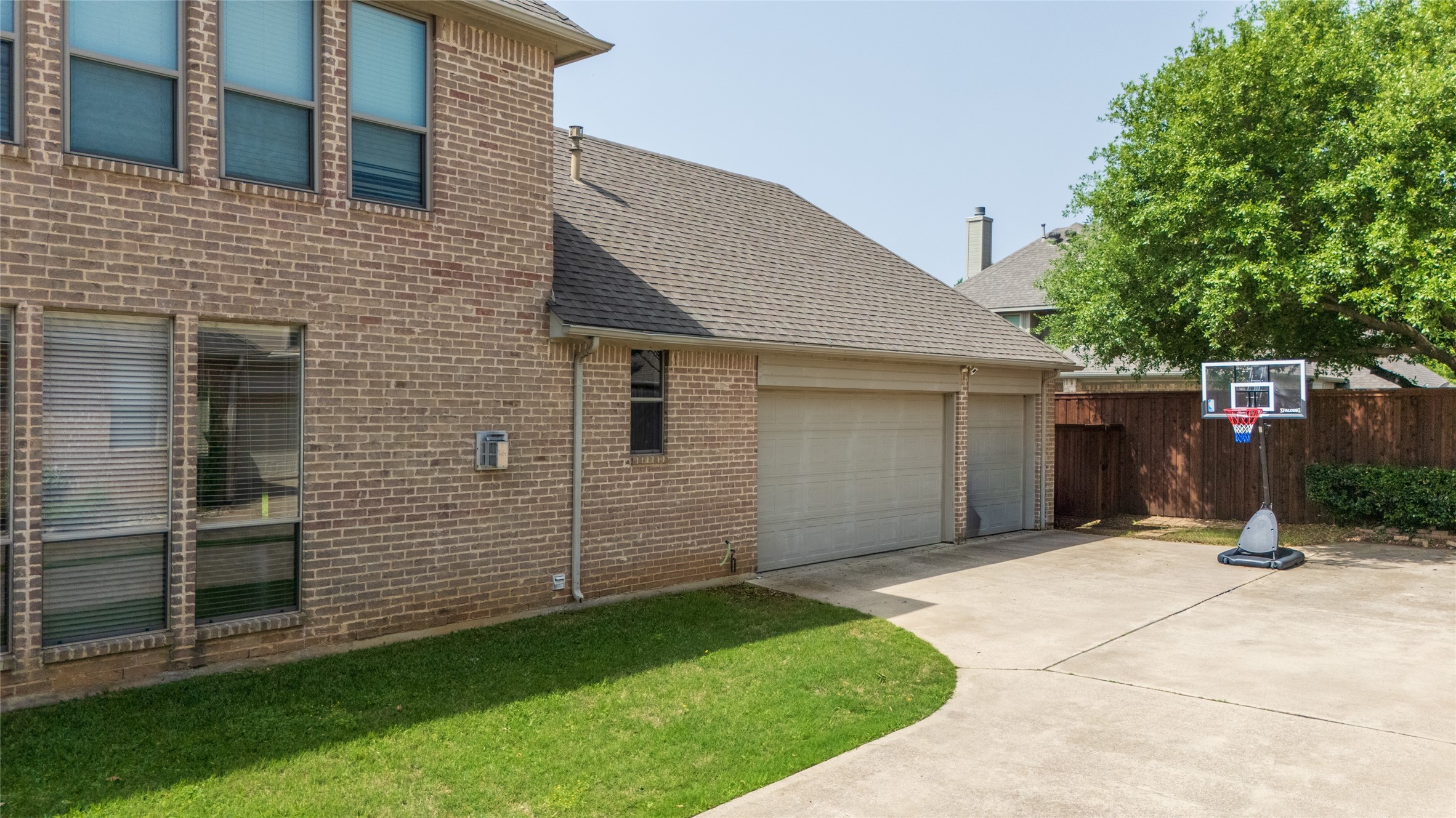 8105 Thornwood Drive