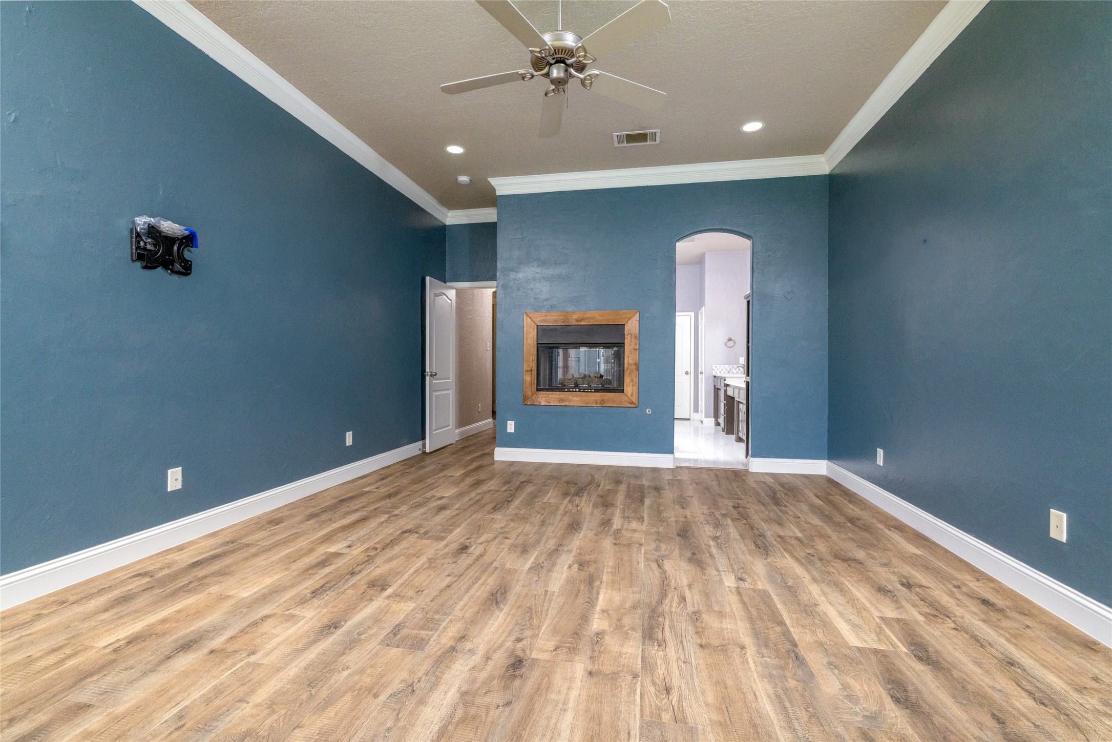 8105 Thornwood Drive