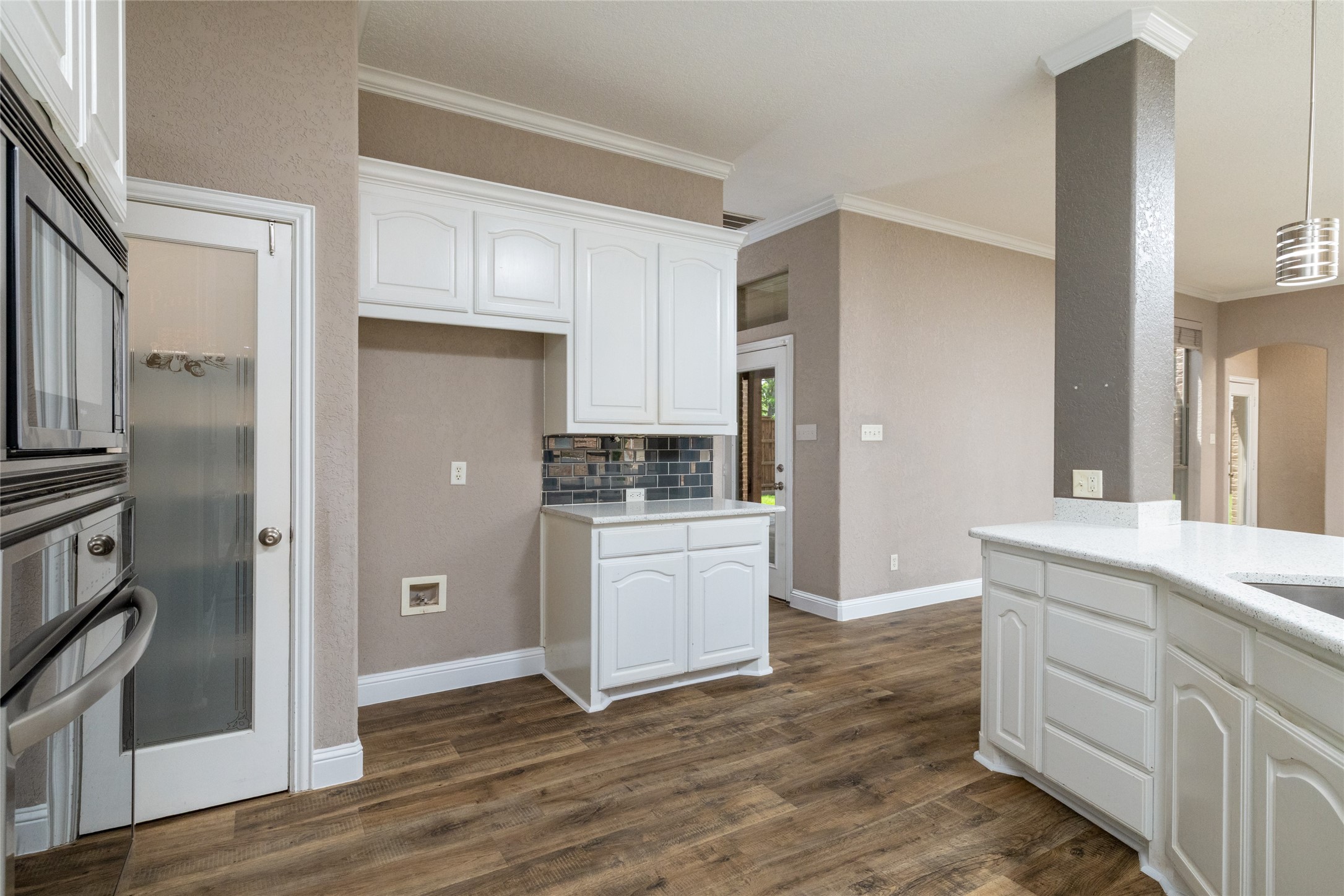 8105 Thornwood Drive