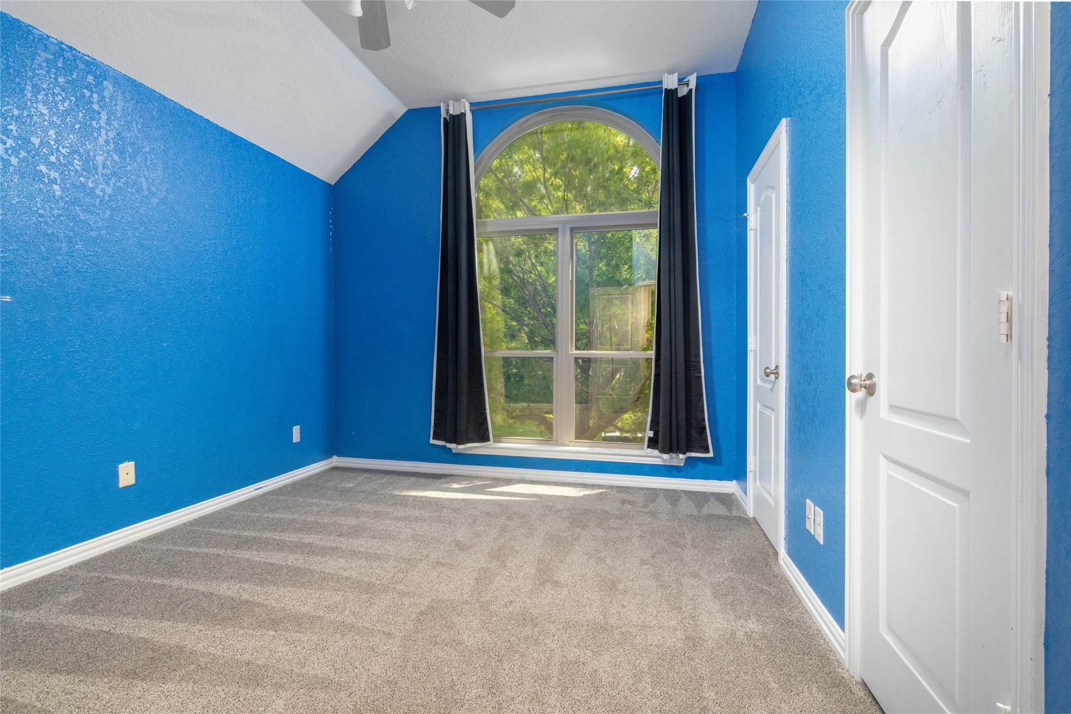 8105 Thornwood Drive