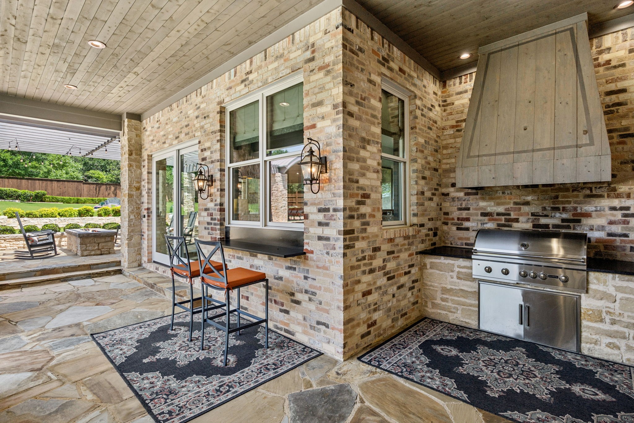 1925 Cielo Court