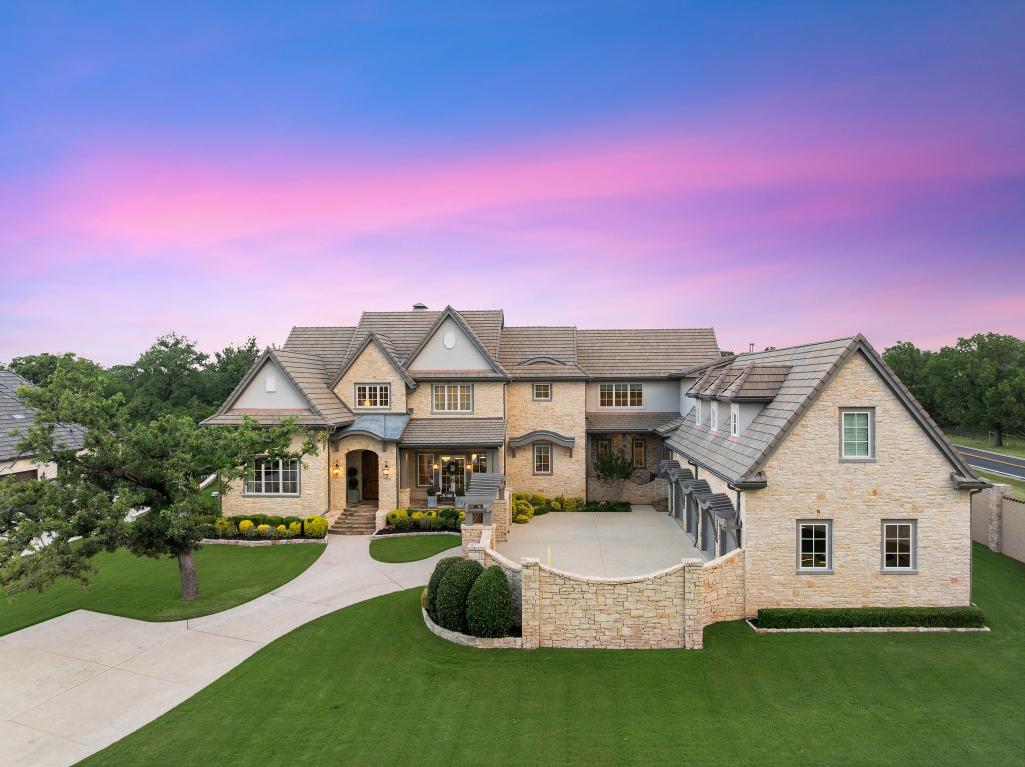 1925 Cielo Court