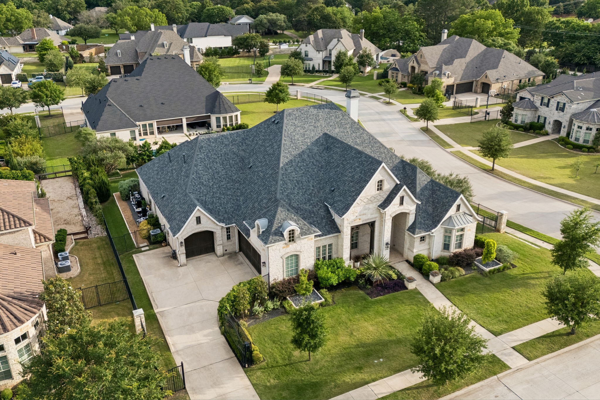 1009 Hampton Manor Way