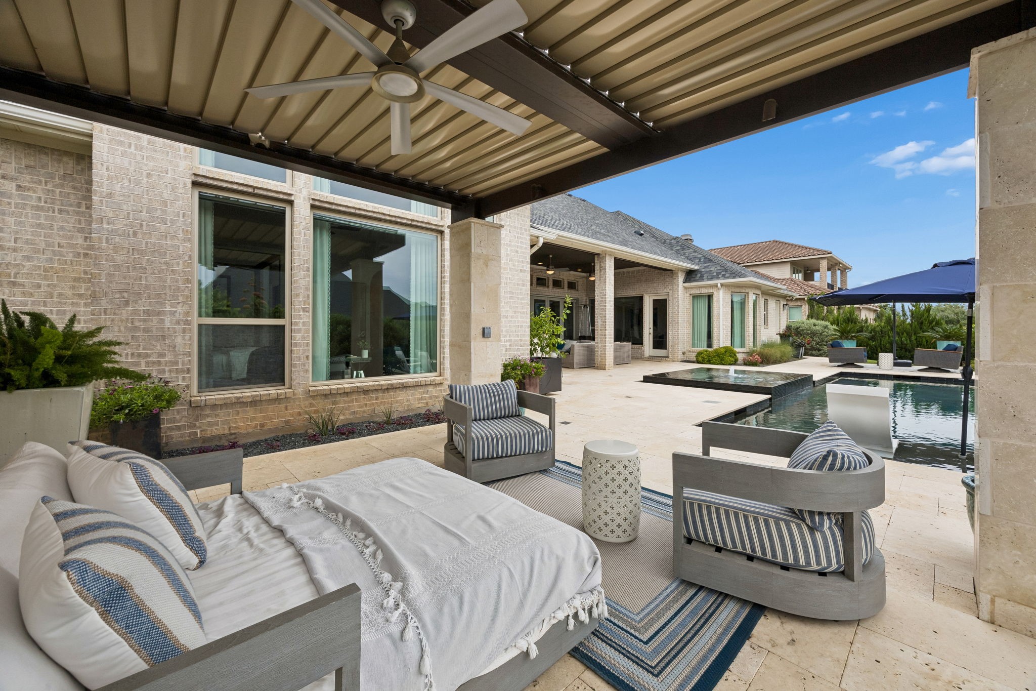 1009 Hampton Manor Way