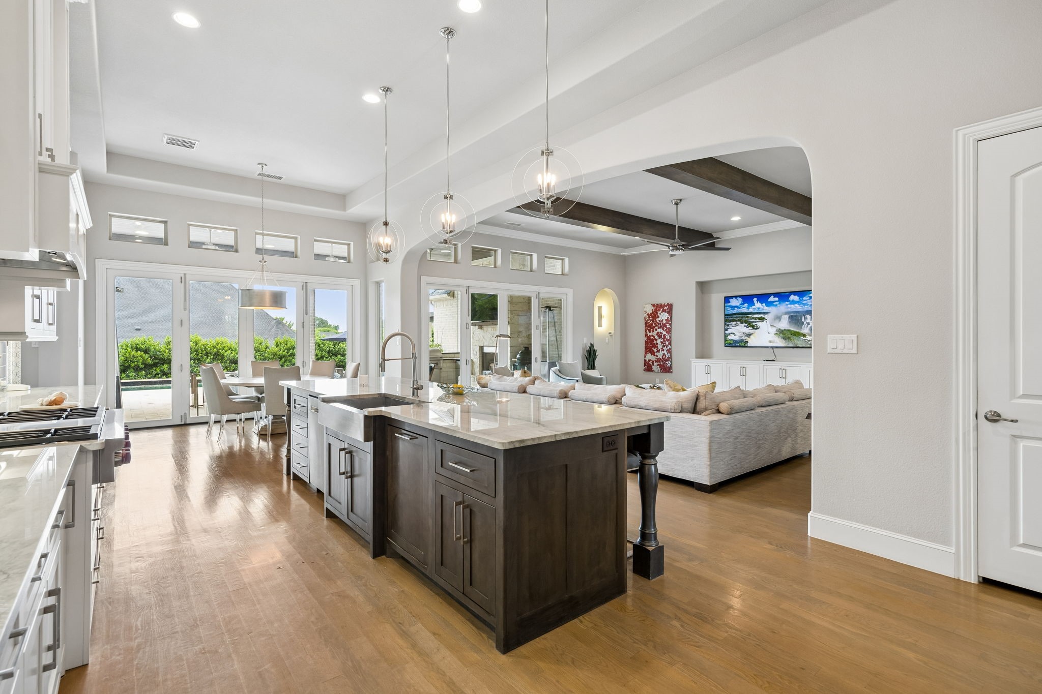 1009 Hampton Manor Way