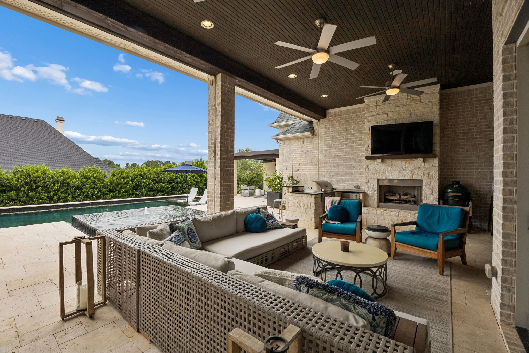 1009 Hampton Manor Way