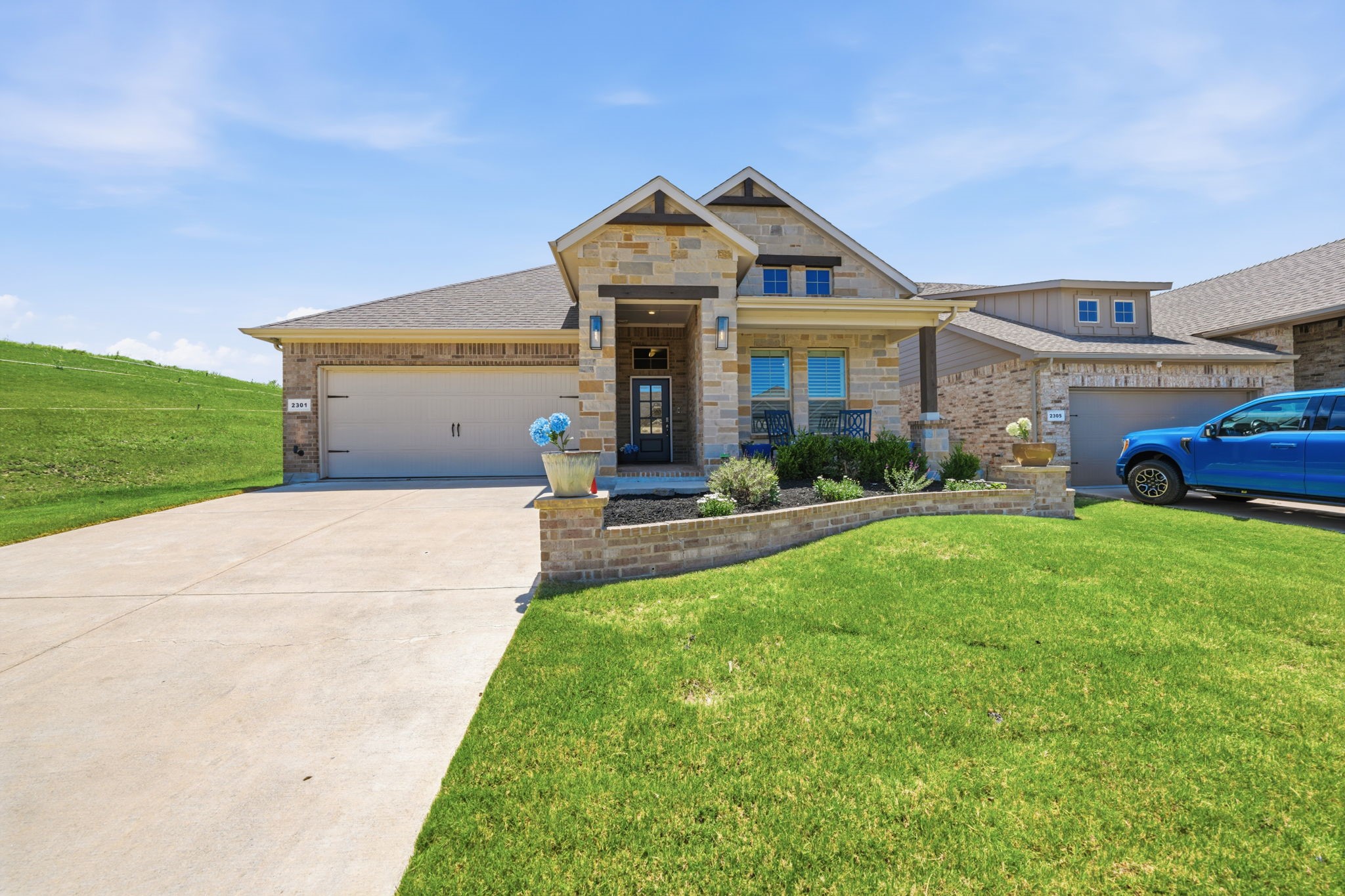 2301 Mockingbird Court