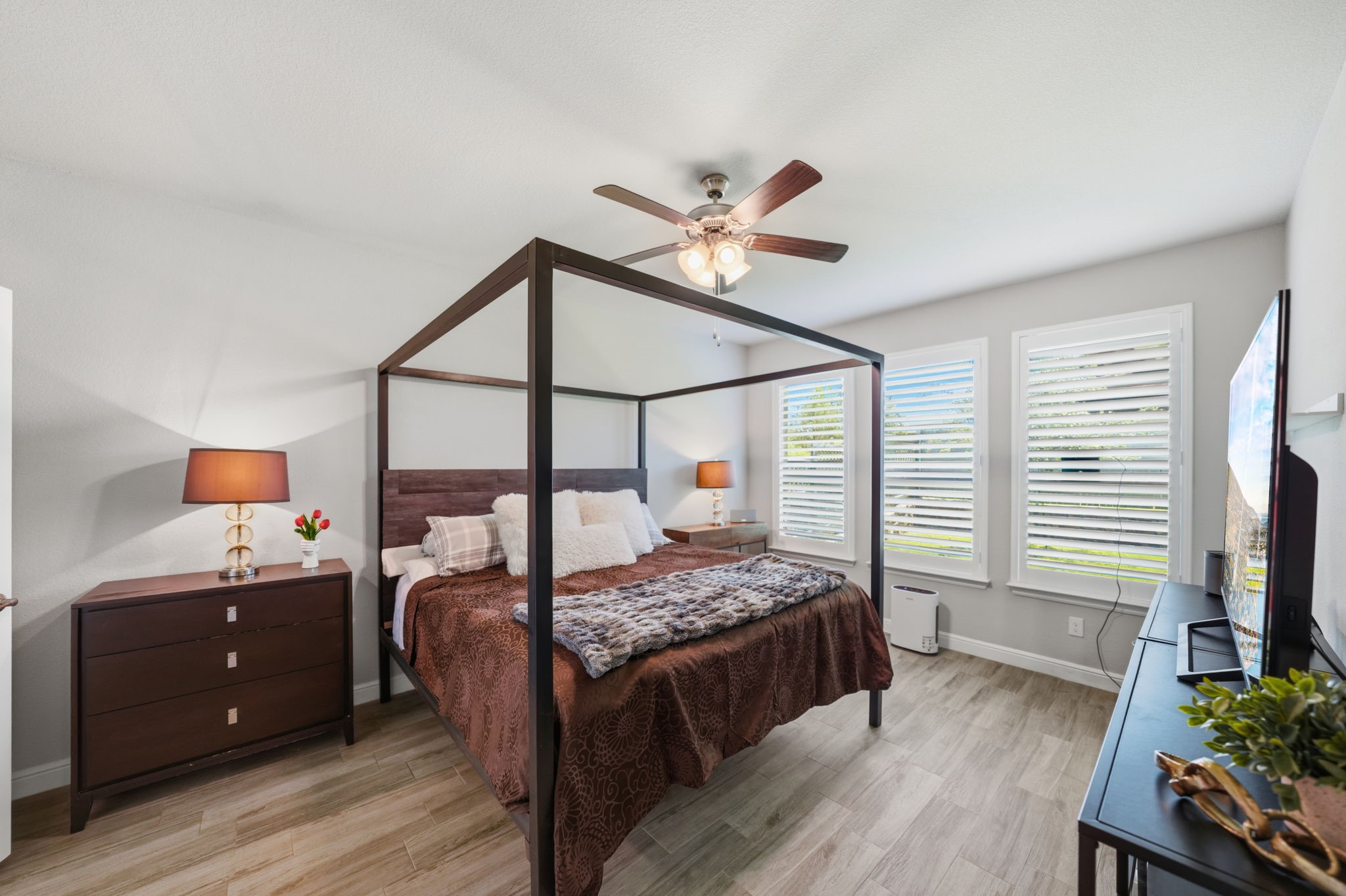2301 Mockingbird Court