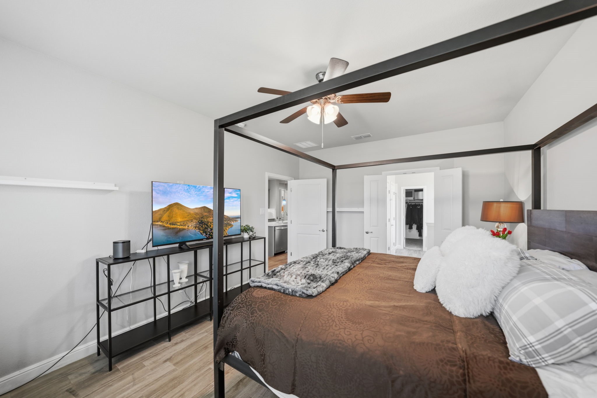 2301 Mockingbird Court