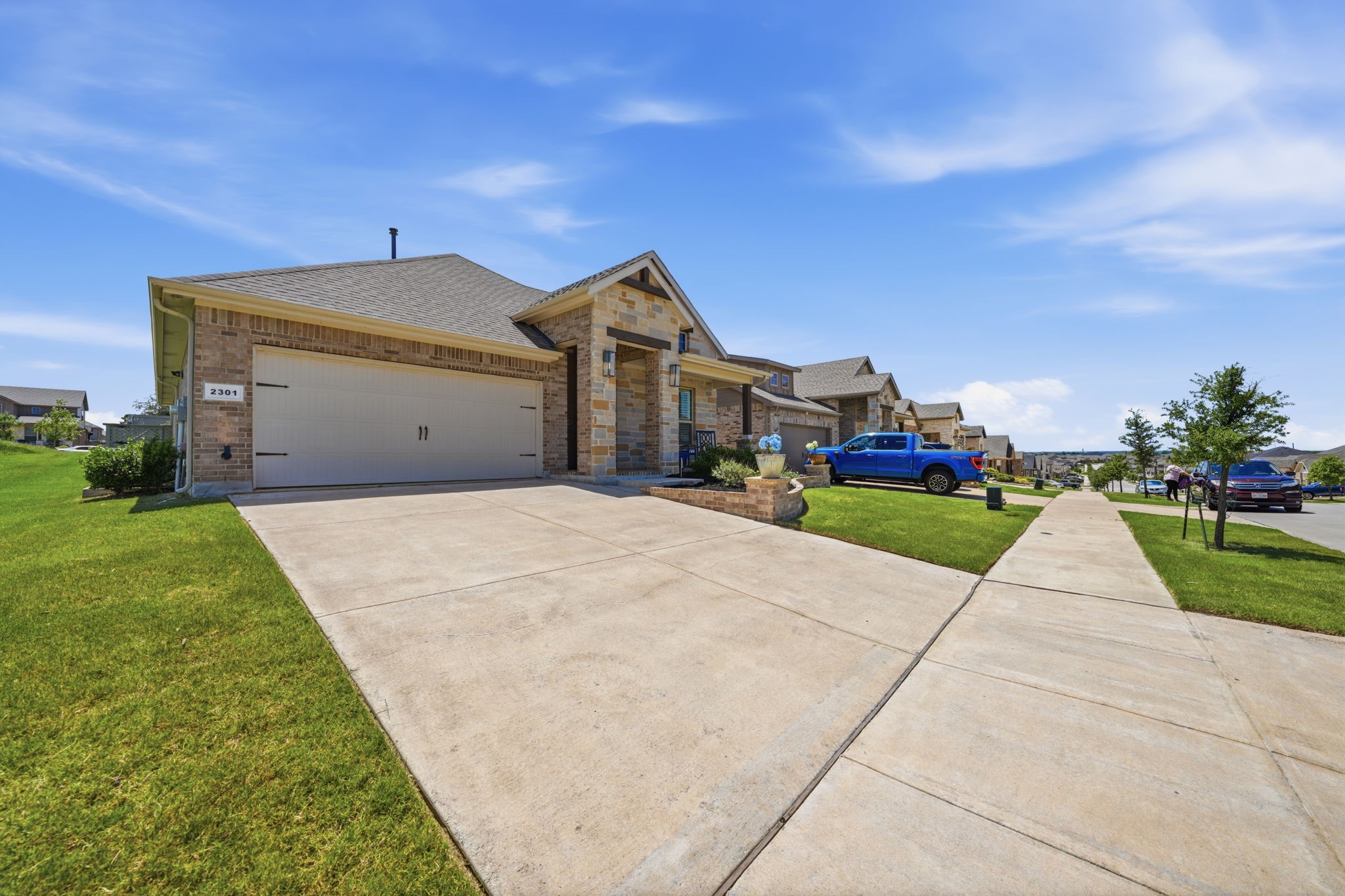 2301 Mockingbird Court