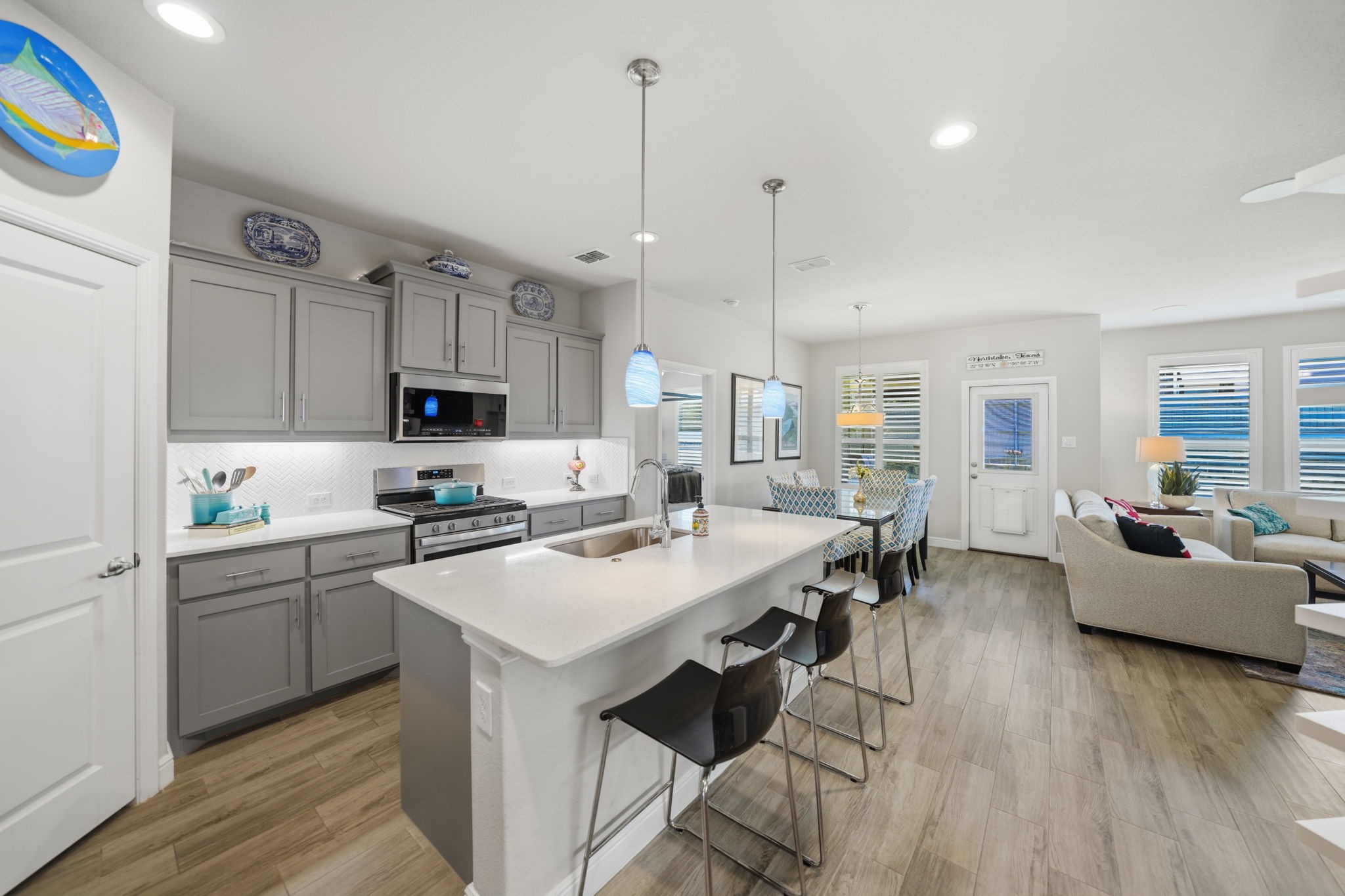 2301 Mockingbird Court
