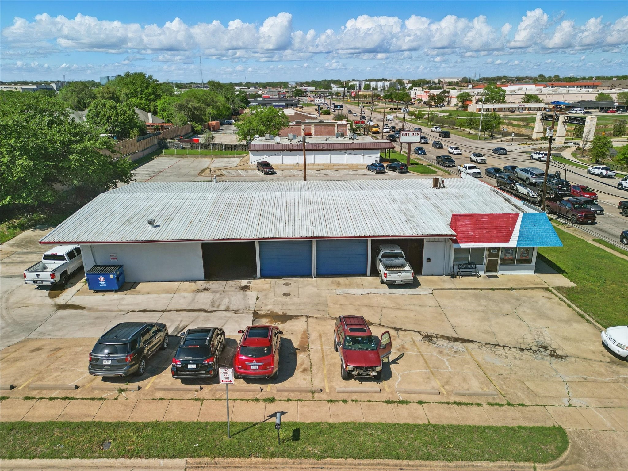 318 S Industrial Boulevard