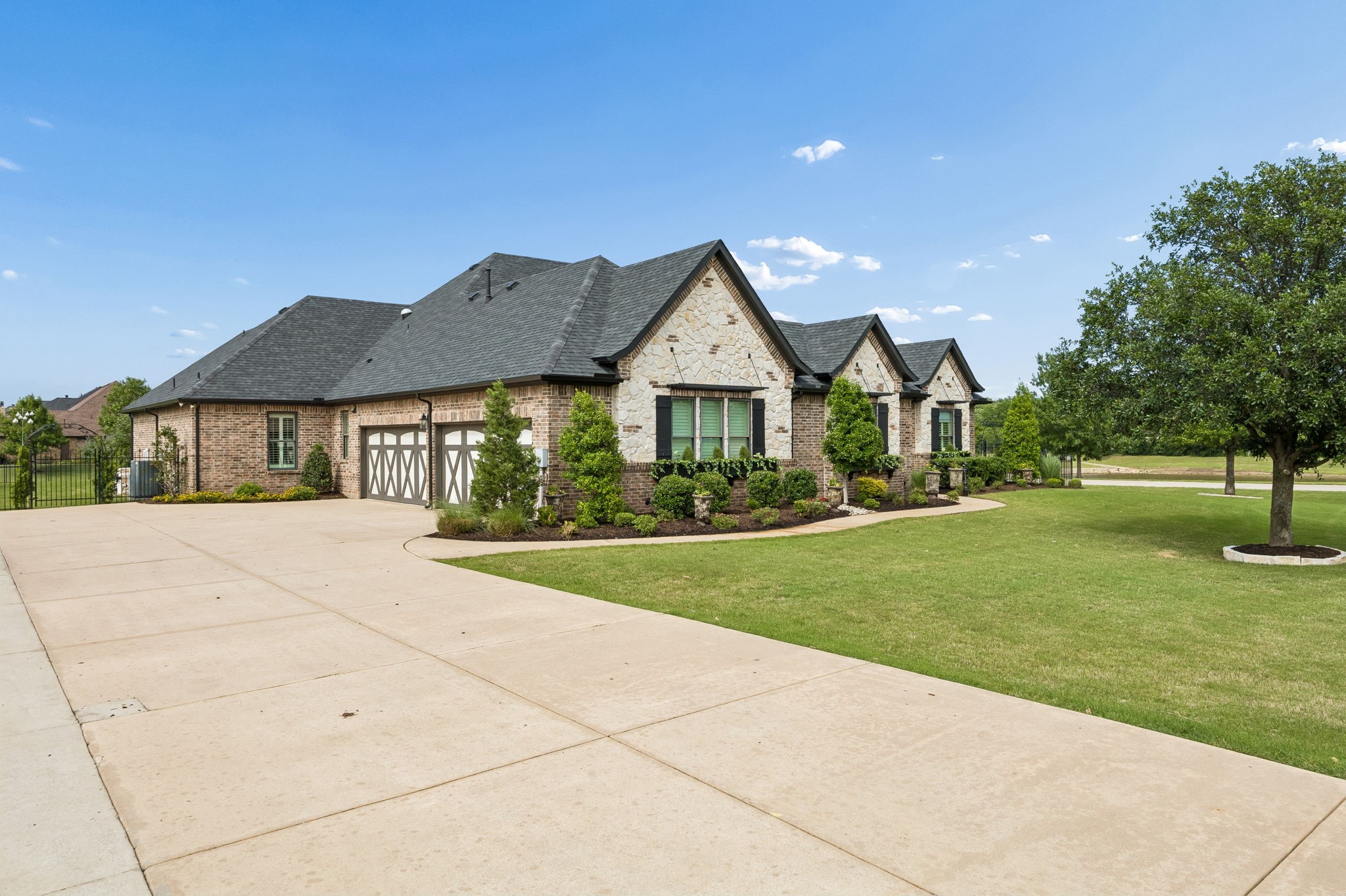 105 Eagles Peak Lane