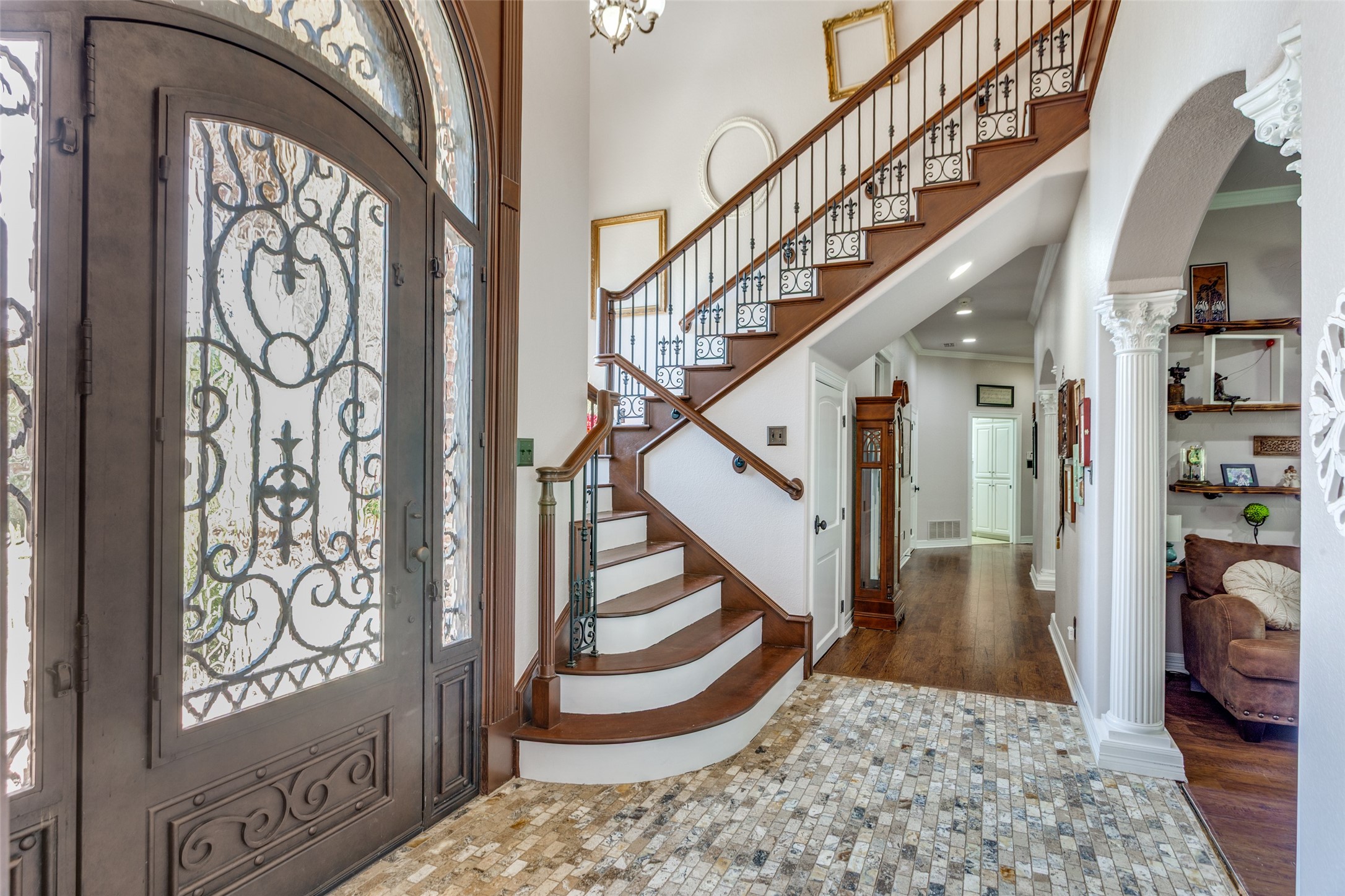 221 Hart Court