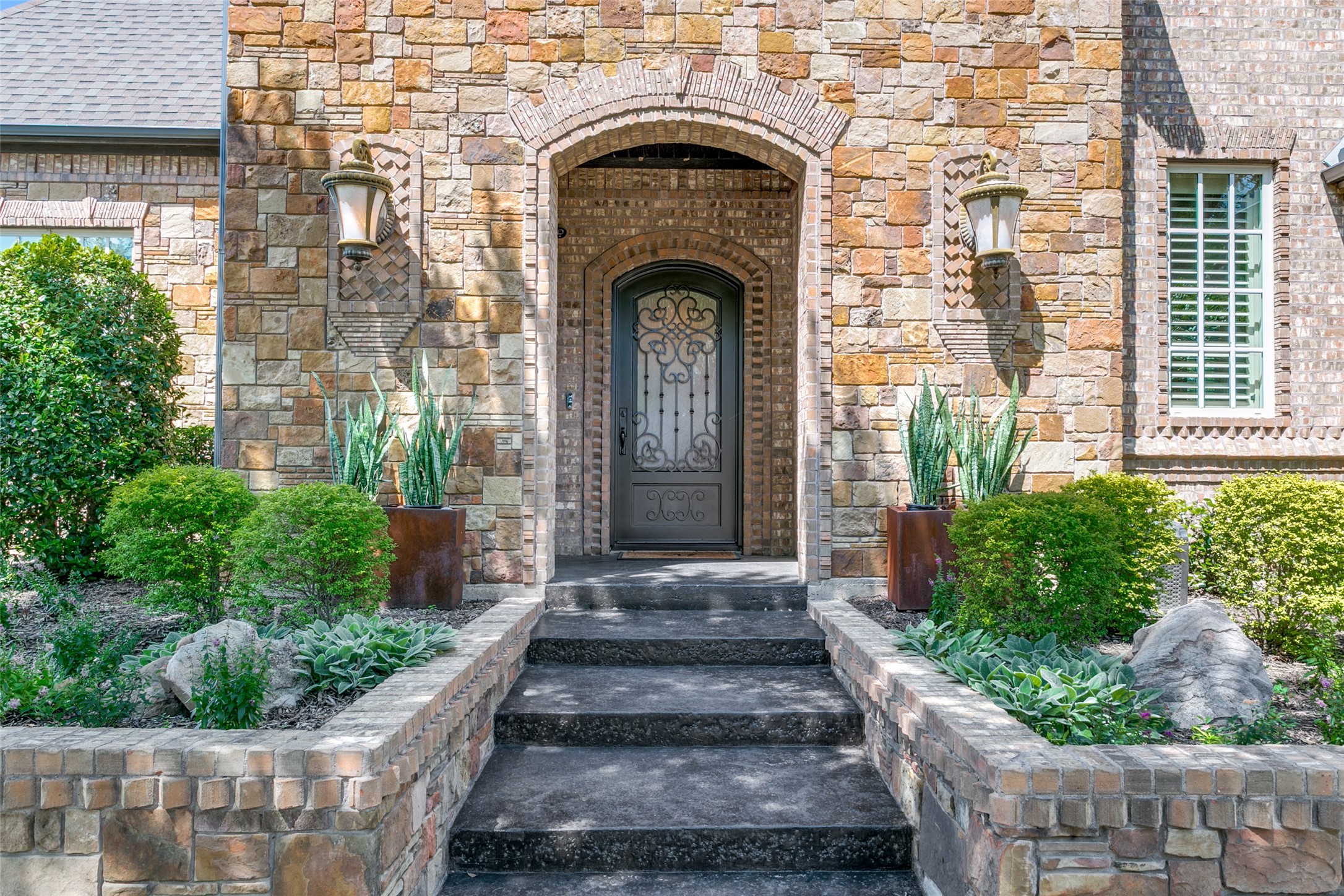 1800 Monet Drive