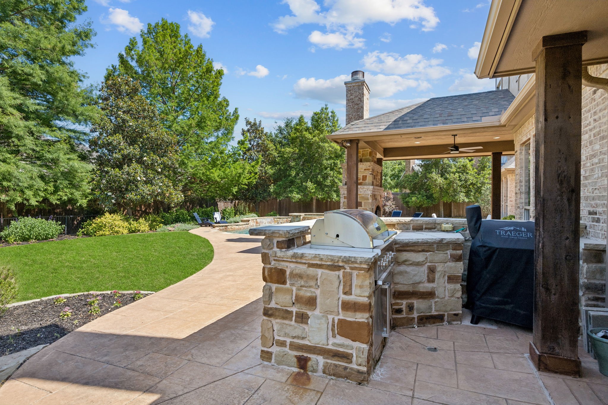 7013 Peters Path