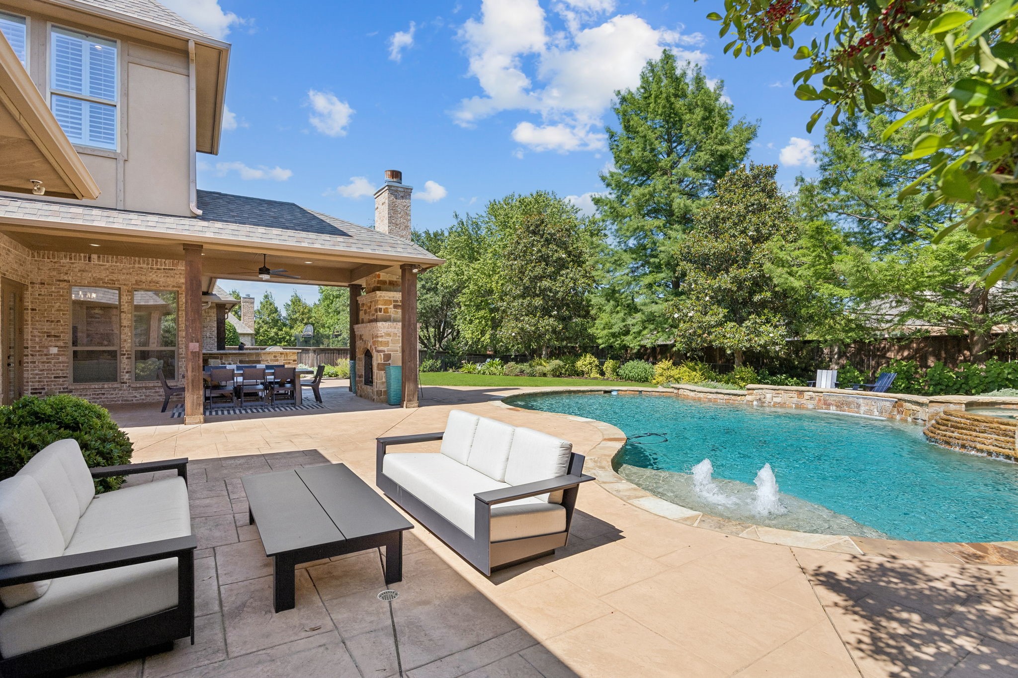 7013 Peters Path