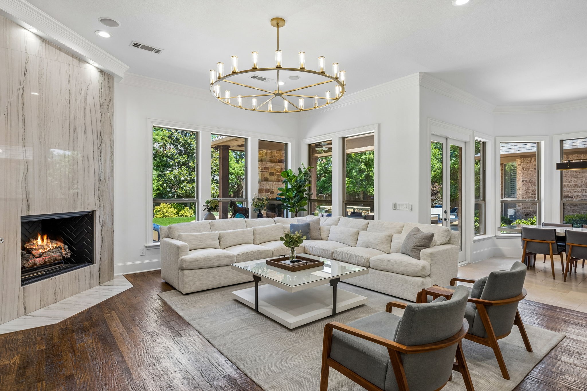 7013 Peters Path