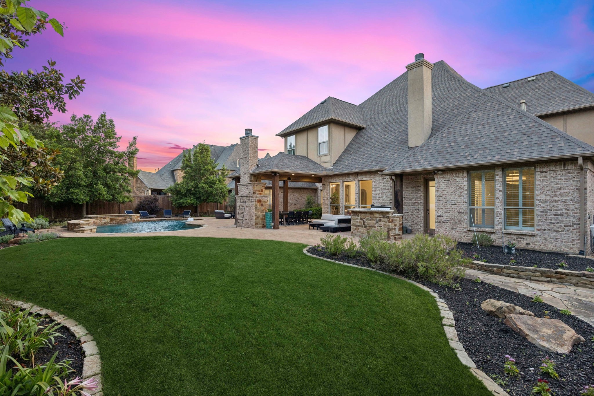 7013 Peters Path