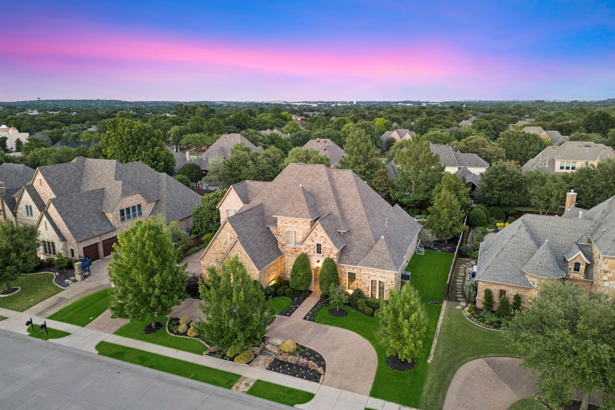 7013 Peters Path