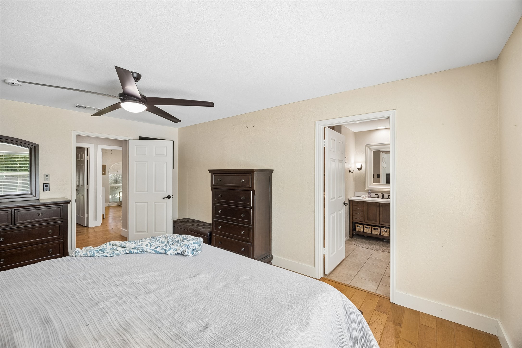 1203 Oakwood Trail