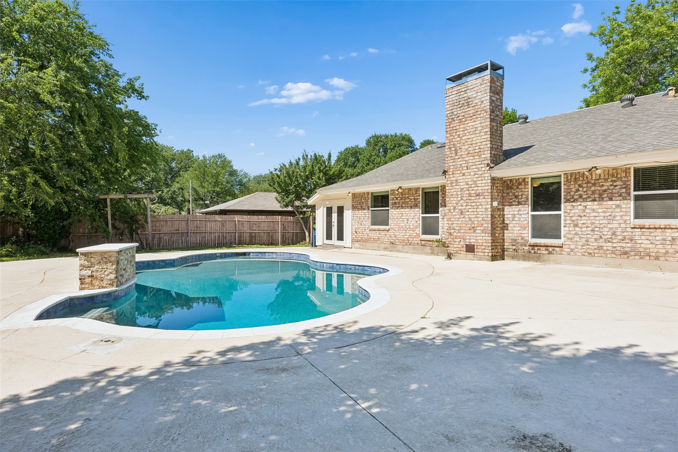1203 Oakwood Trail